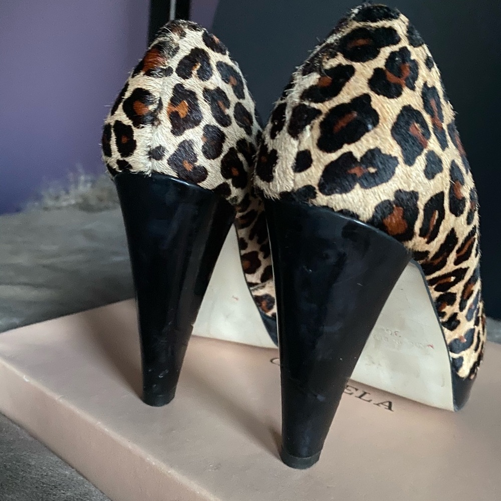 Carvela Beige Pony Platform Heel size 36 (6)